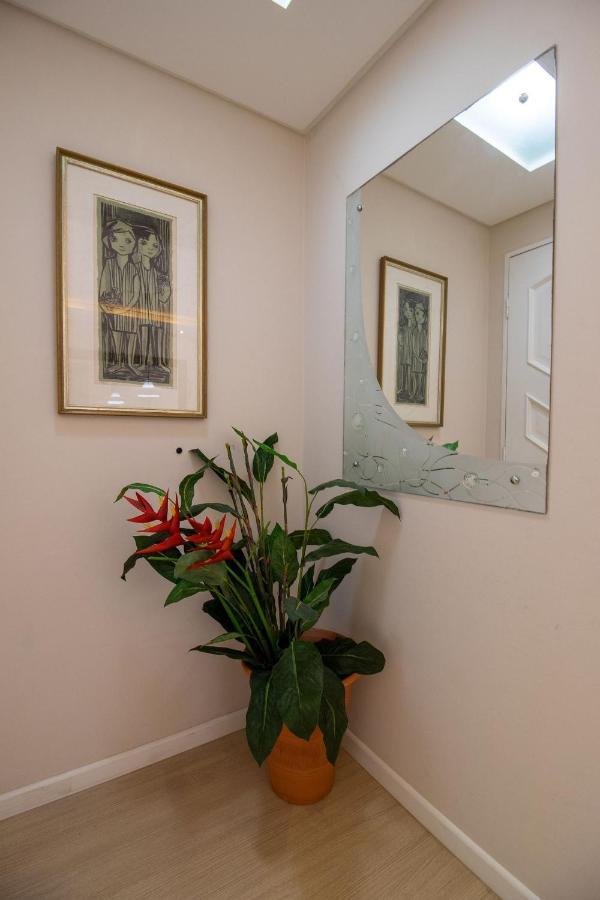 Apartment Prg91 - 4 Dorm, Garagem Camionete, Wi-fi, Sacada