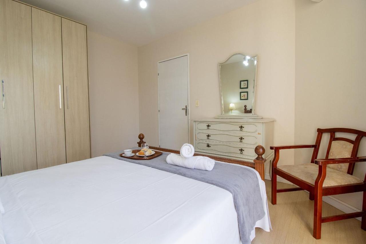 Apartment Prg91 - 4 Dorm, Garagem Camionete, Wi-fi, Sacada *
